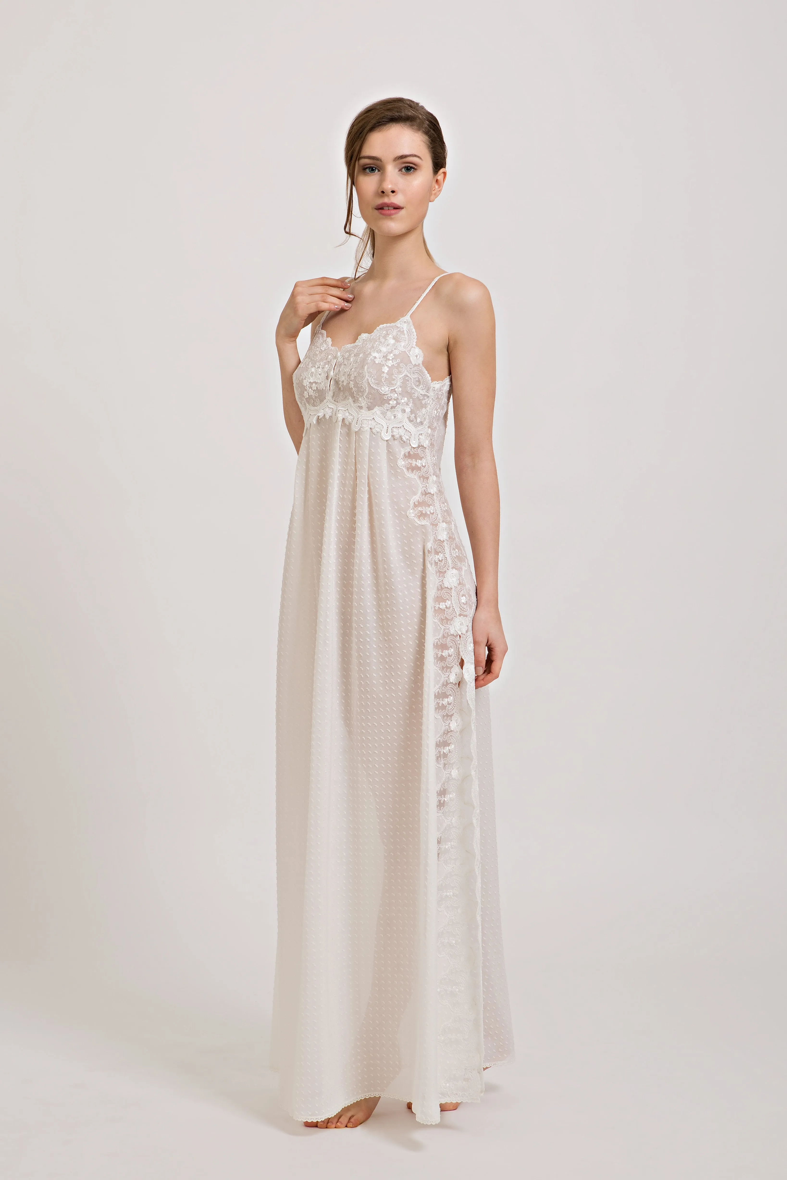 Destiny - Plumetis Cotton Nightgown