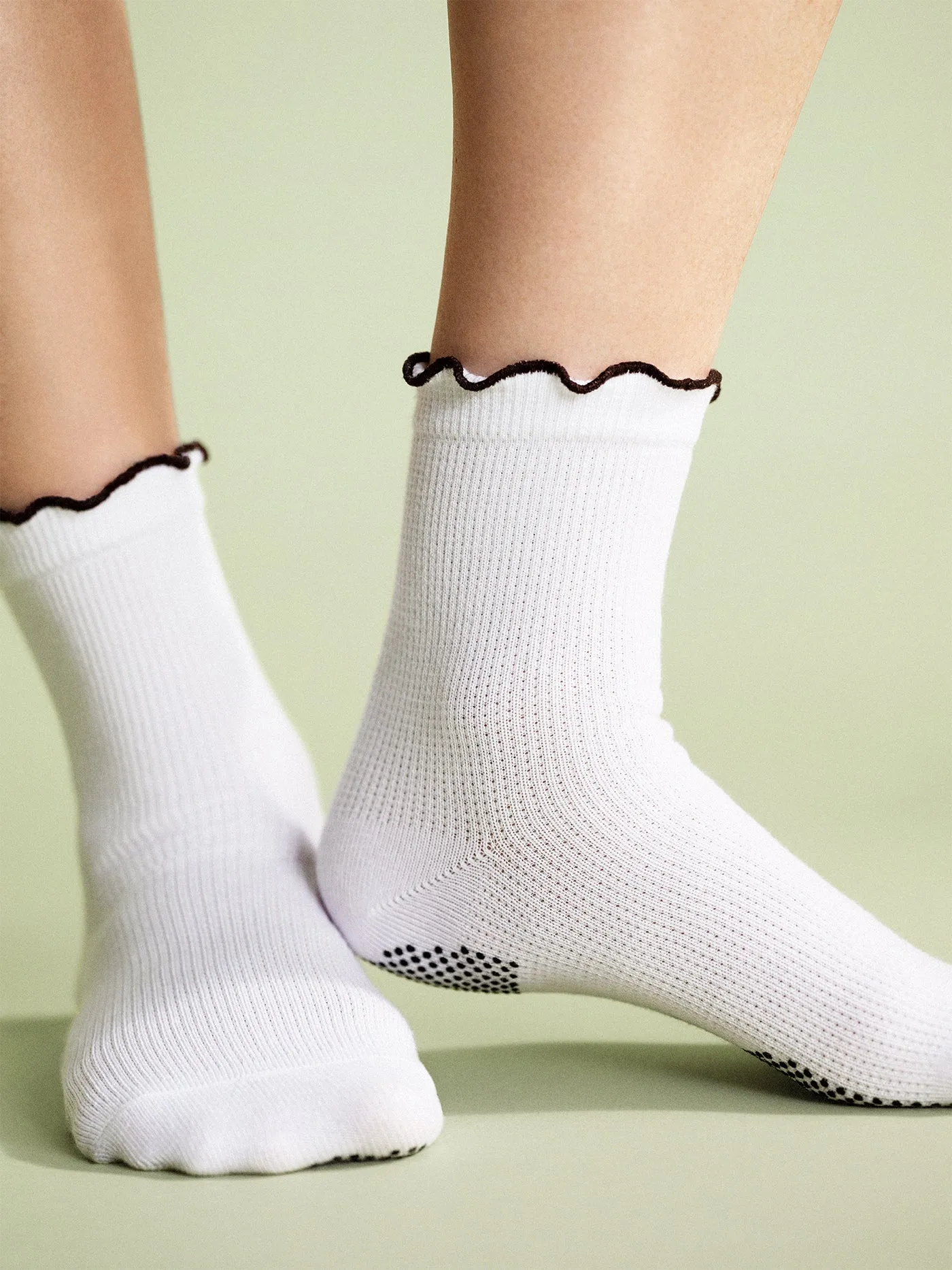 Thermal Ruffle Sporty Grip Crew - White